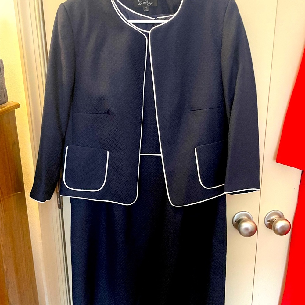 Size: 12; 2-piece Navy Blue w/White Midi dress with jacket